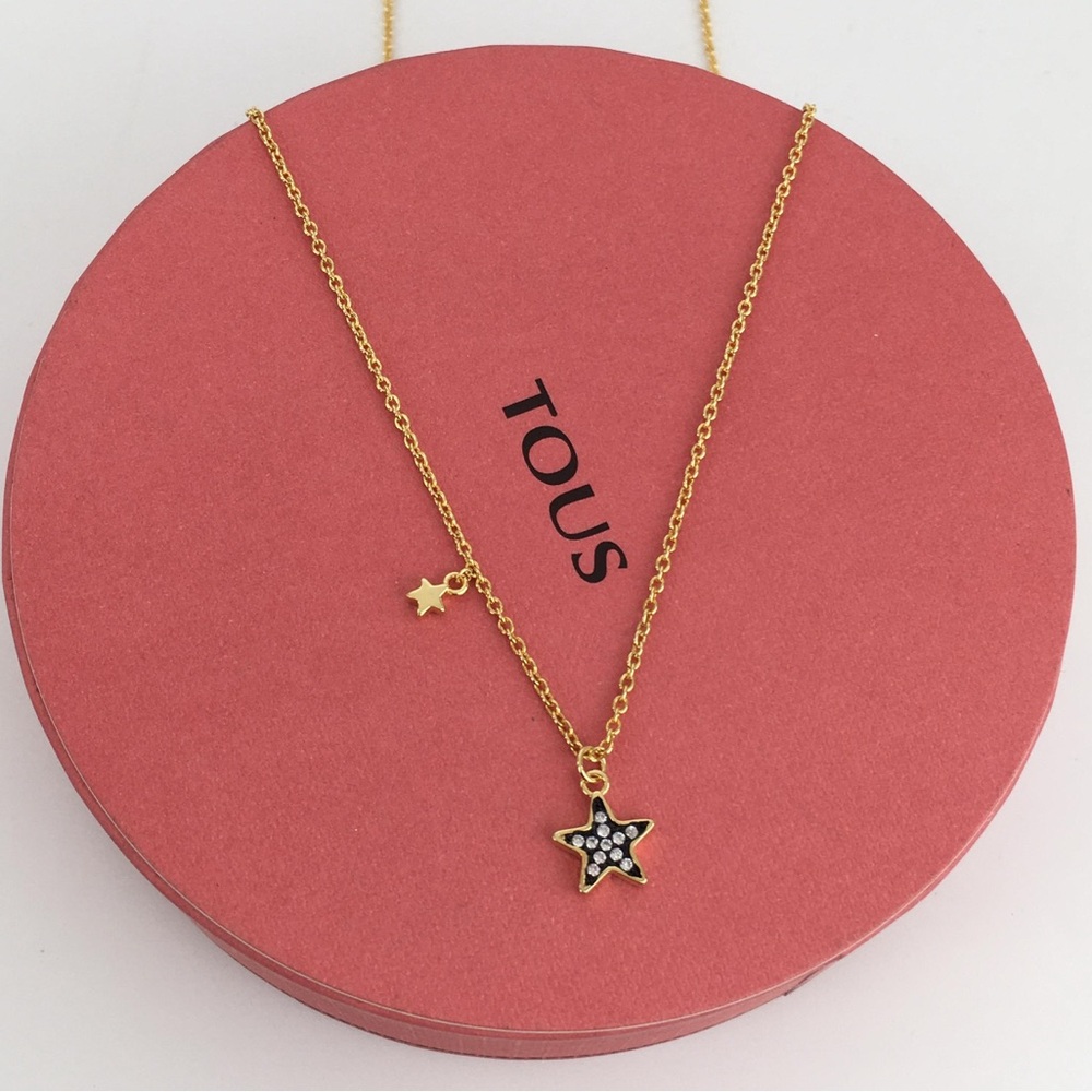 Gold Star Pendant Necklace